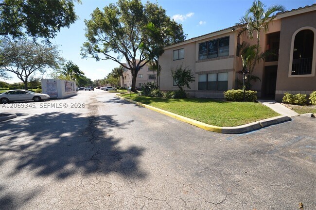 Building Photo - 2796 S University Dr