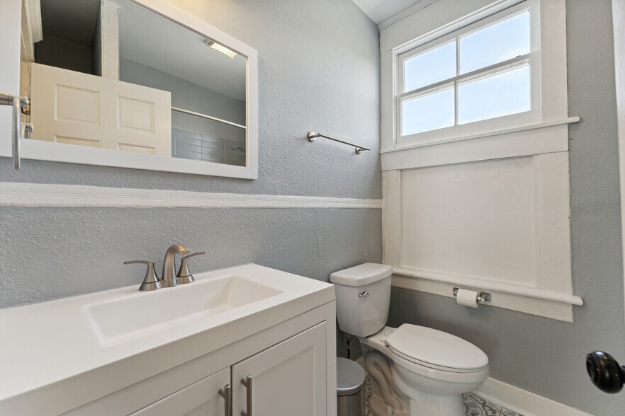 Renovated bright bathroom - 11 E 39th St