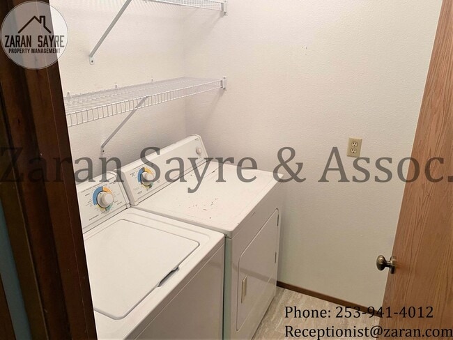 Building Photo - 428 - Spectacular Townhouse with Ultimate Privacy