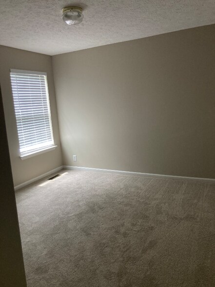Building Photo - 3140 Langley Dr