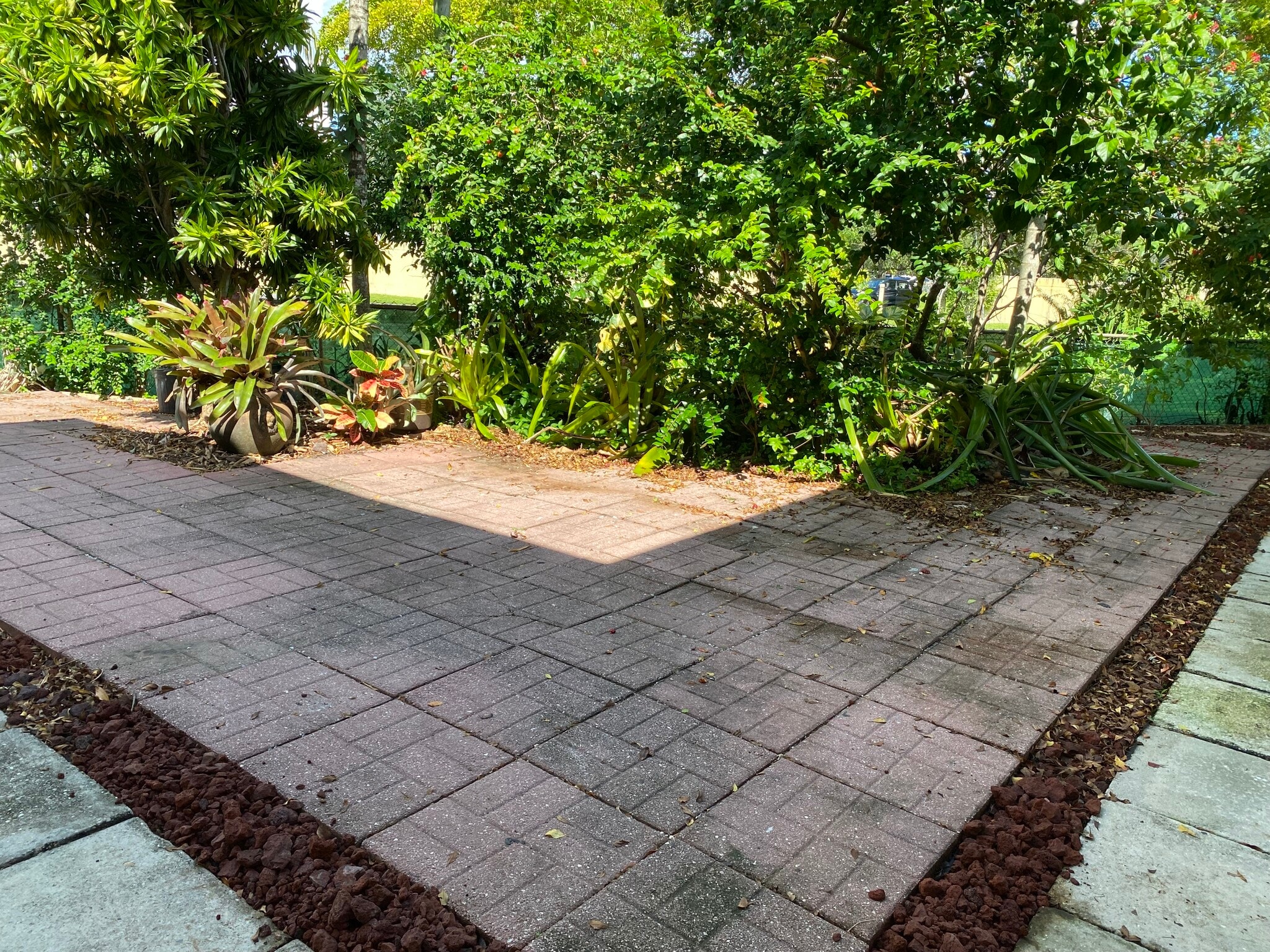 Backyard Patio & Lush Landscaping - 4117 Van Buren St