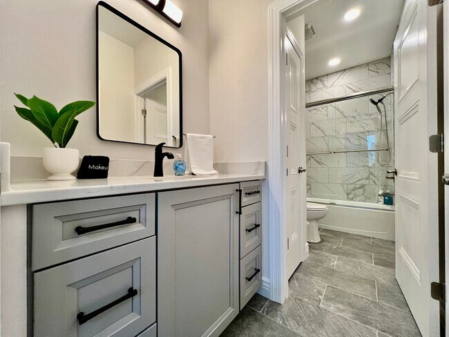 Building Photo - NEW, big, beautiful, Executive Home Libert...