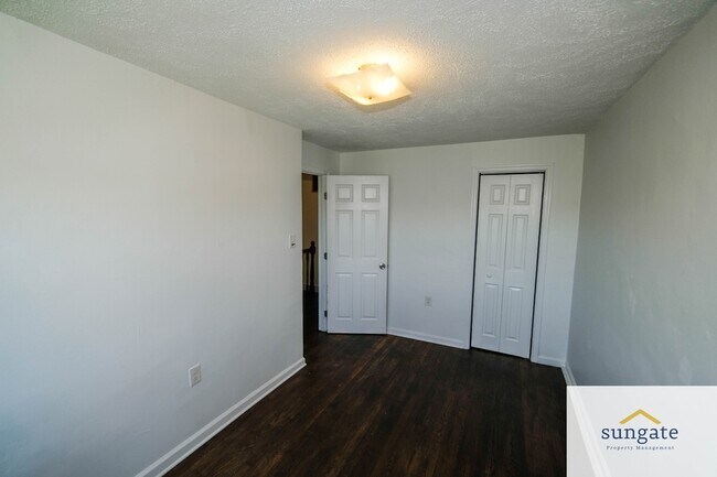 Building Photo - 217 W Edgevale Rd
