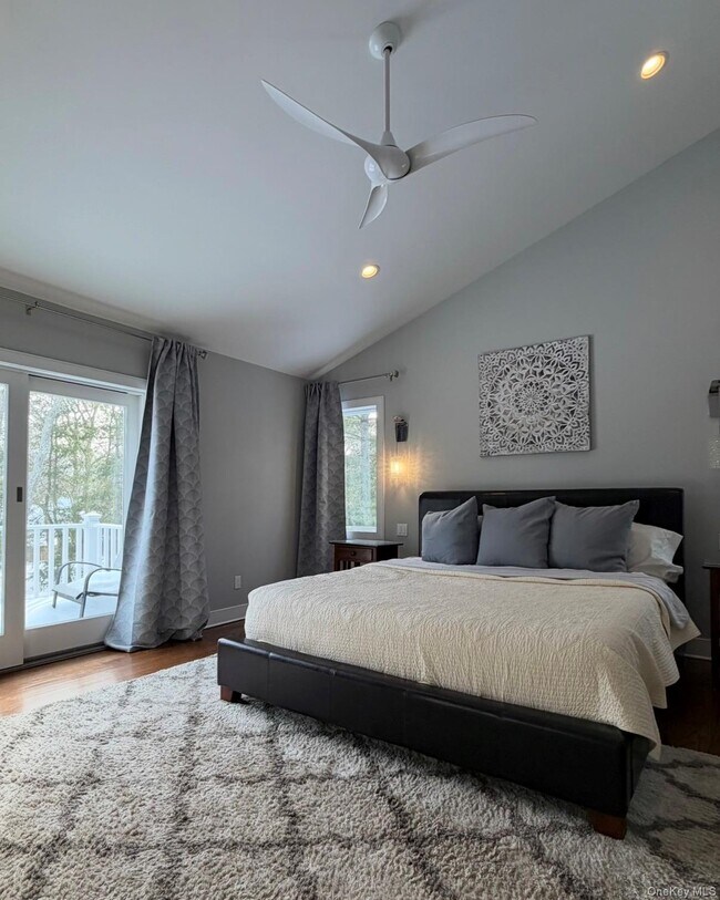Building Photo - 10 Skyes Neck Ct
