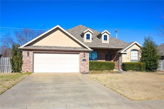 Building Photo - 3800 SW High Point Ave