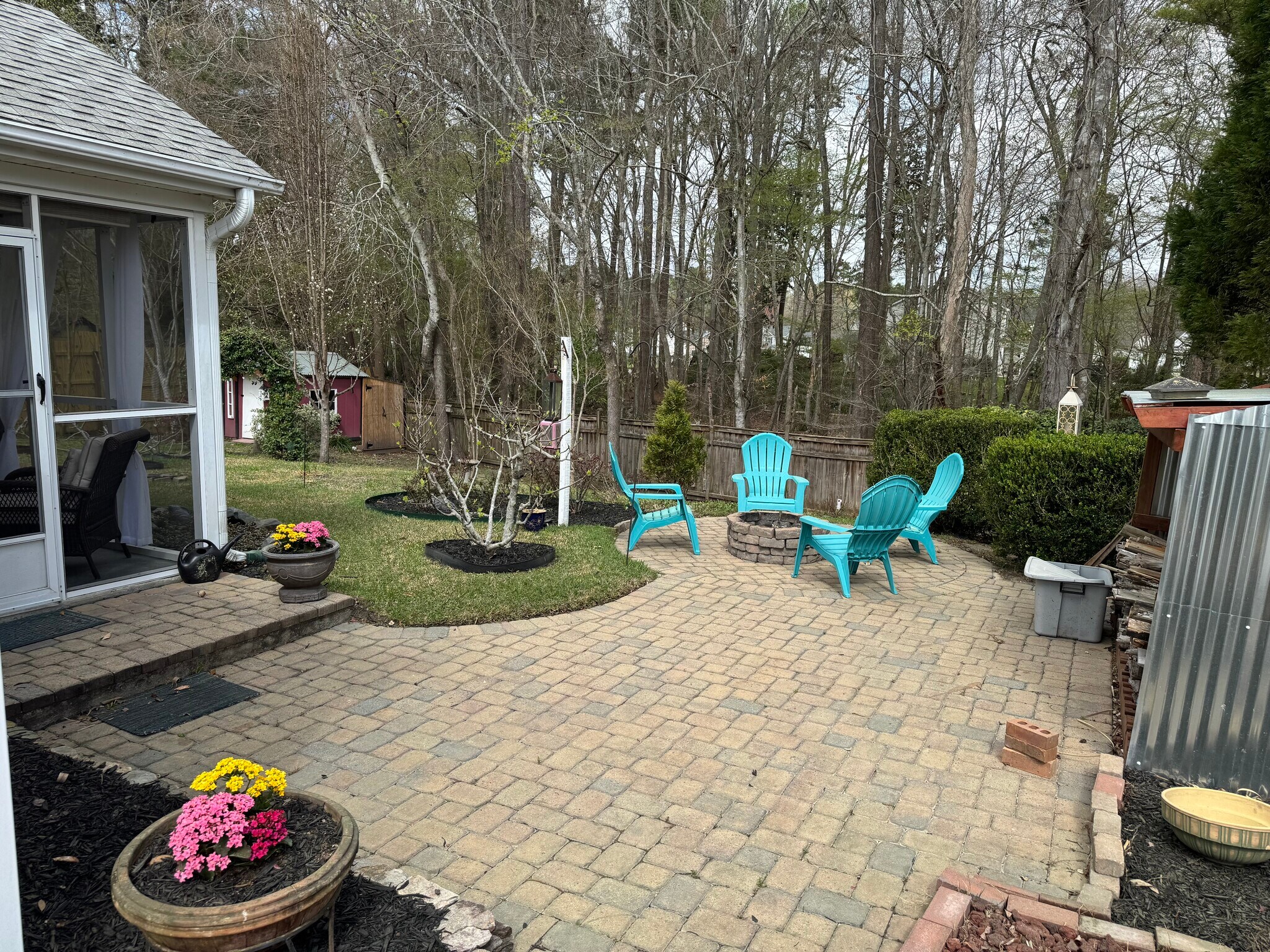 Building Photo - 102 Bill Park Dr