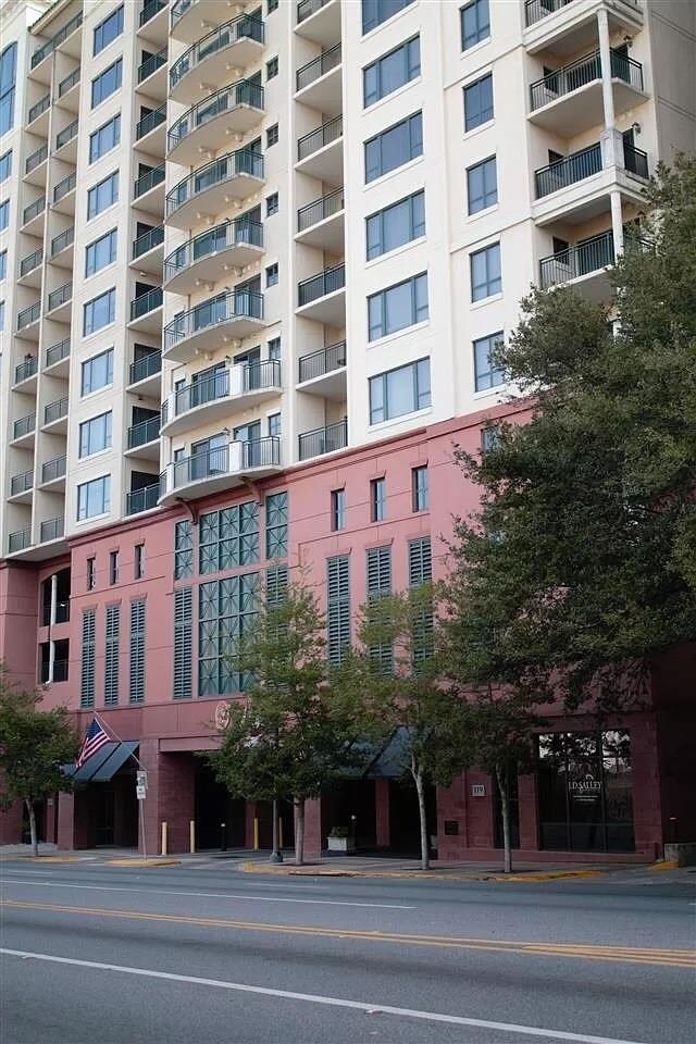 Building Photo - 121 N Monroe St