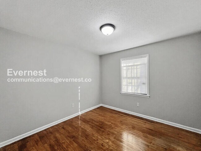 Building Photo - 3484 Naylor Dr