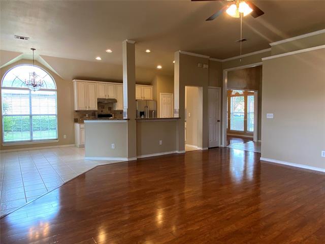 Building Photo - 9900 Buckingham Ln