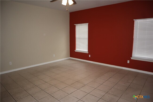 Building Photo - 677 Sagewood Pkwy