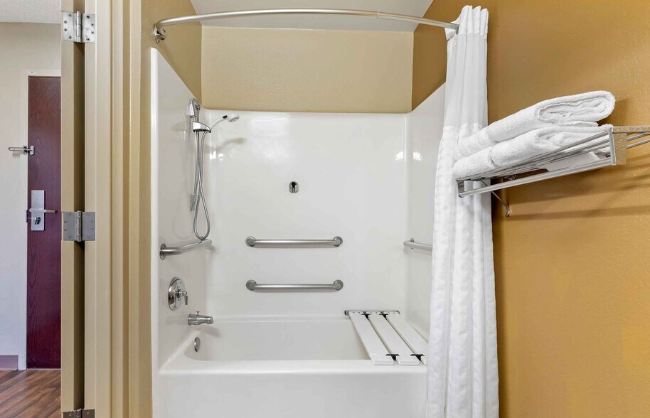 Building Photo - Furnished Studio-Chicago - Burr Ridge