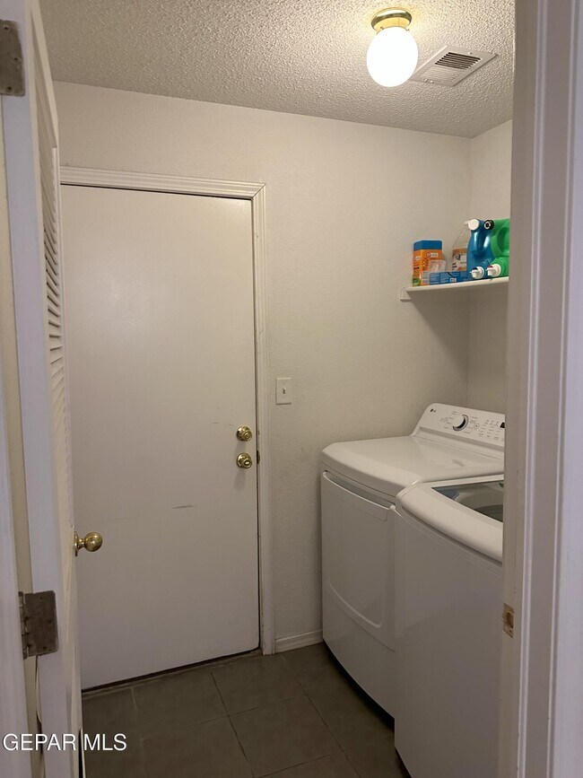 Building Photo - 12621 Tierra India Way