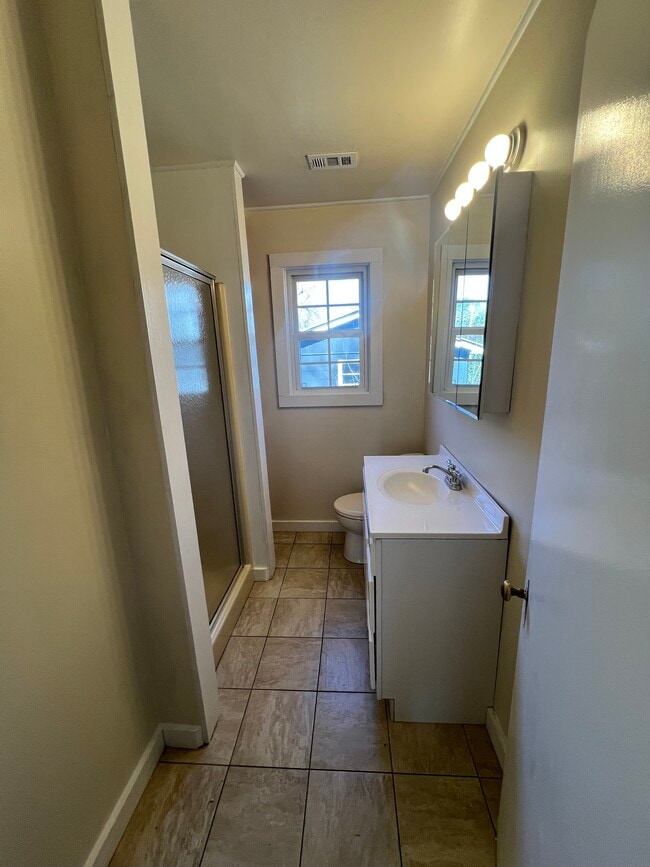 Building Photo - IRY Prop