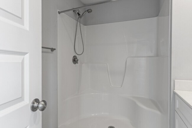 Building Photo - 318 Holbrook Ln