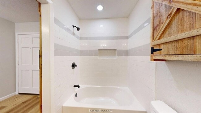Building Photo - 1112 Airline Dr