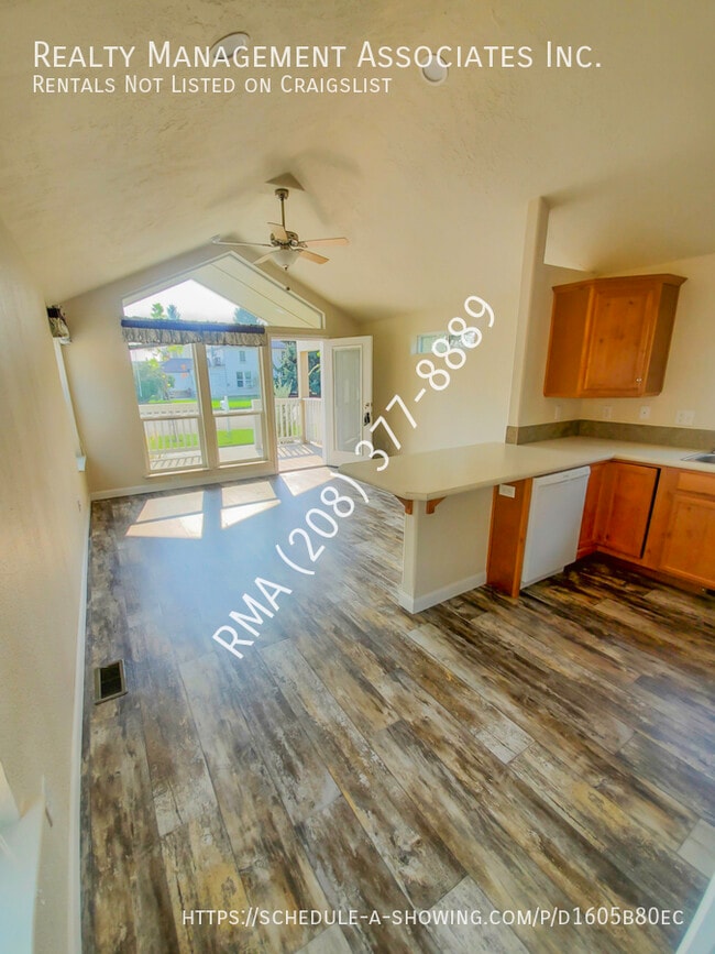 Building Photo - 320 S 2nd Ave