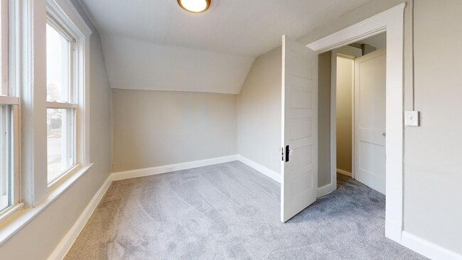 Building Photo - Old Brooklyn Area - 3 Bedroom Single Famil...