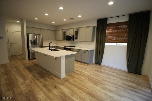 Building Photo - 8085 Skye Roar Ct