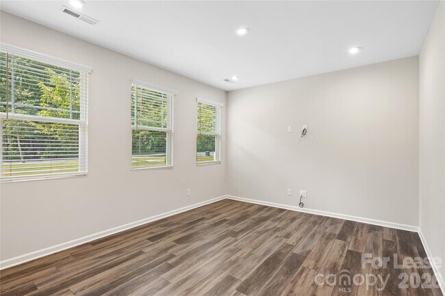 Building Photo - 1368 Galloway Rd