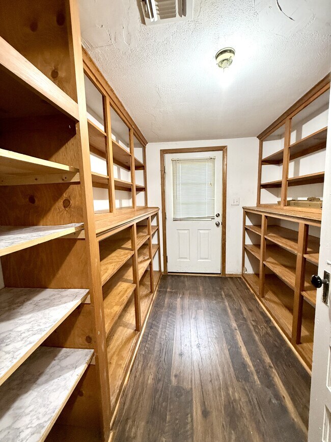 Building Photo - 52 Landmark Rd