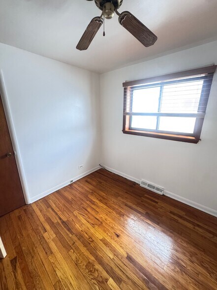 Building Photo - 9318 S Lowe Ave