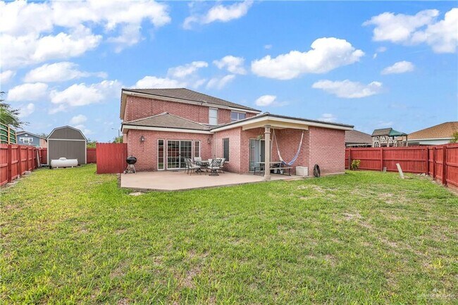 Building Photo - 3613 Los Lagos Dr