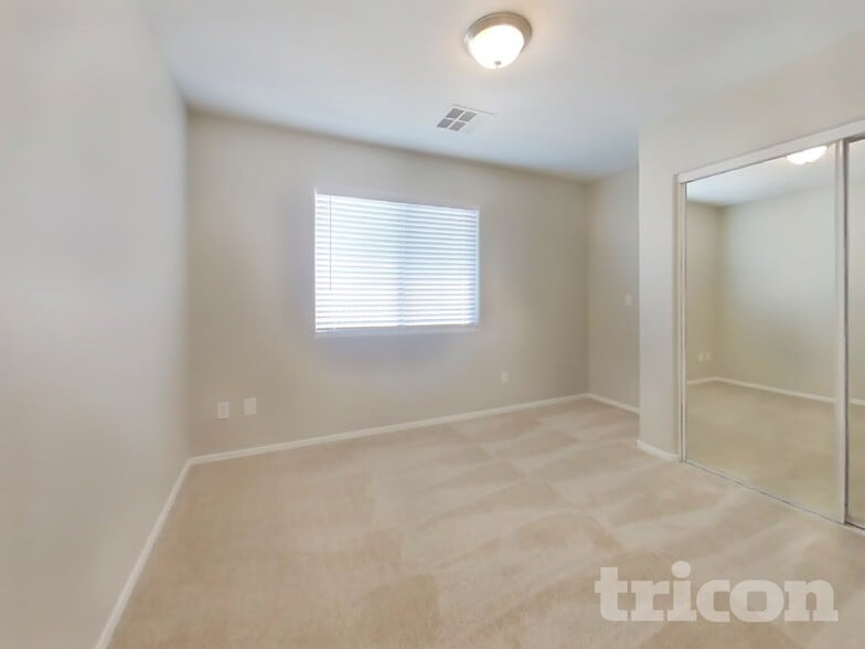 Building Photo - 11418 W Mountain View Dr