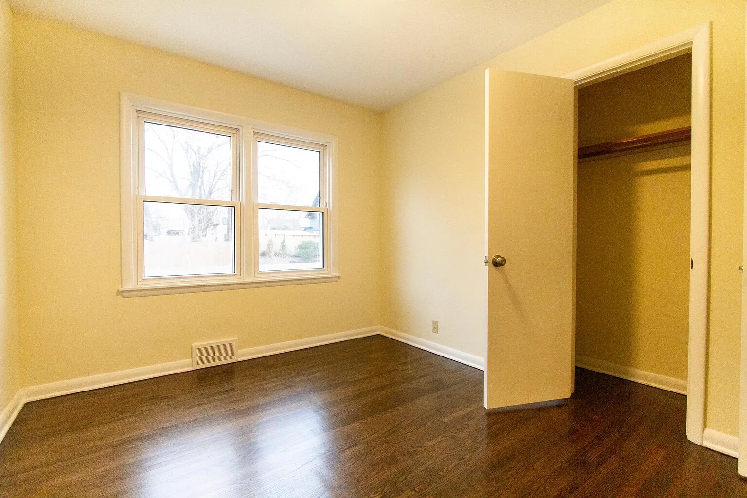 Building Photo - 1919 E 38th St