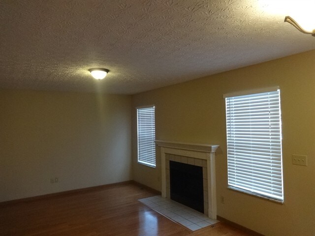 Building Photo - 4242 Honey Bee Ct