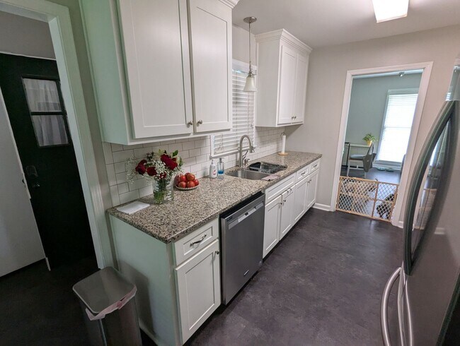 Building Photo - Nice 3 bedroom 2 Bath in Heritage Hills