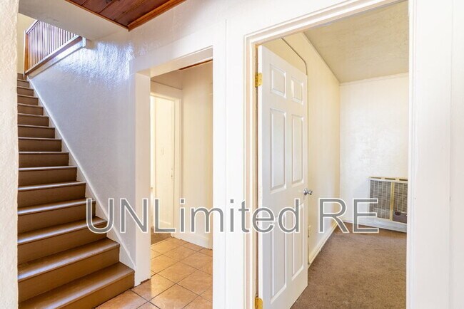 Building Photo - 306 S Humphreys St