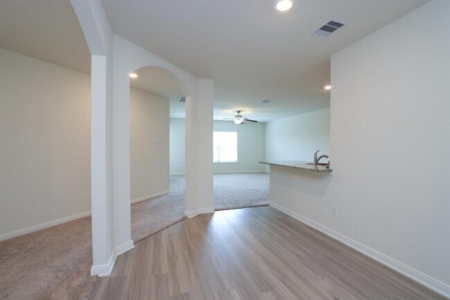 Building Photo - 20914 Solstice Point Dr