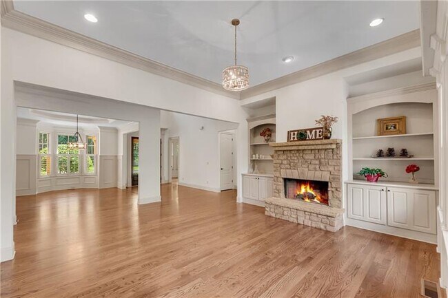 Building Photo - 5861 Yoshino Cherry Ln NE