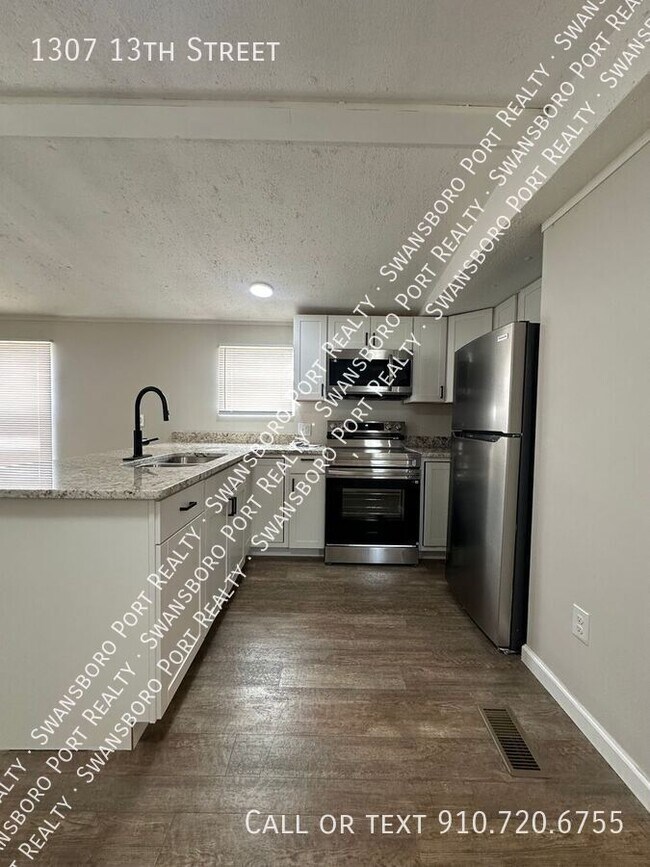 Building Photo - 1307 13th St