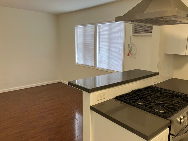 Building Photo - 5919 Comey Ave