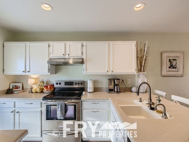 Building Photo - Beautiful Home Near Standley Lake
