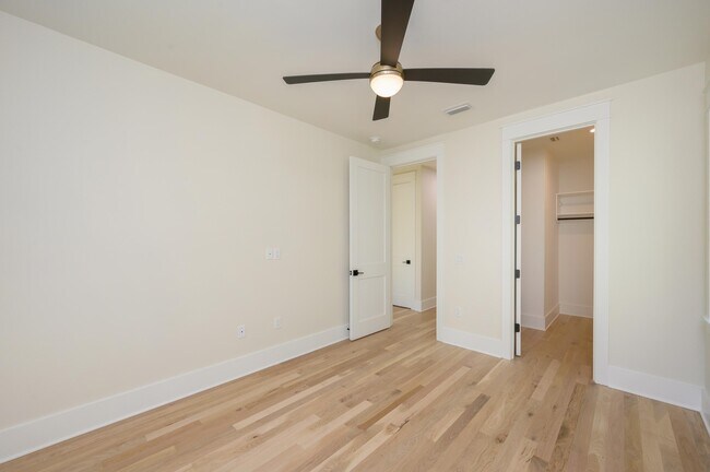 Building Photo - 289 E Glen Ave