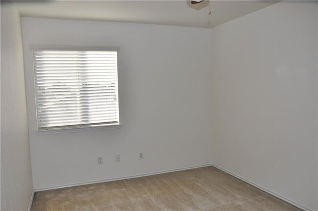 Building Photo - 127 Anderson St