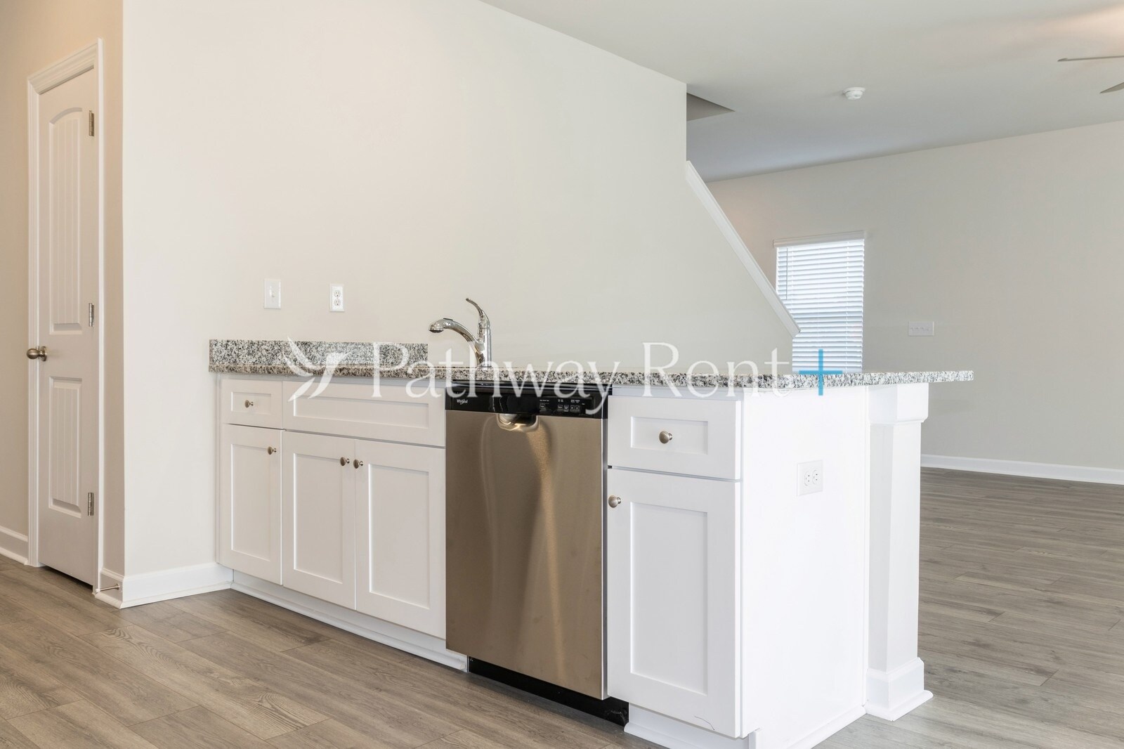 Building Photo - 3440 Quintana Dr