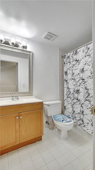 Building Photo - 771 SW 148th Ave