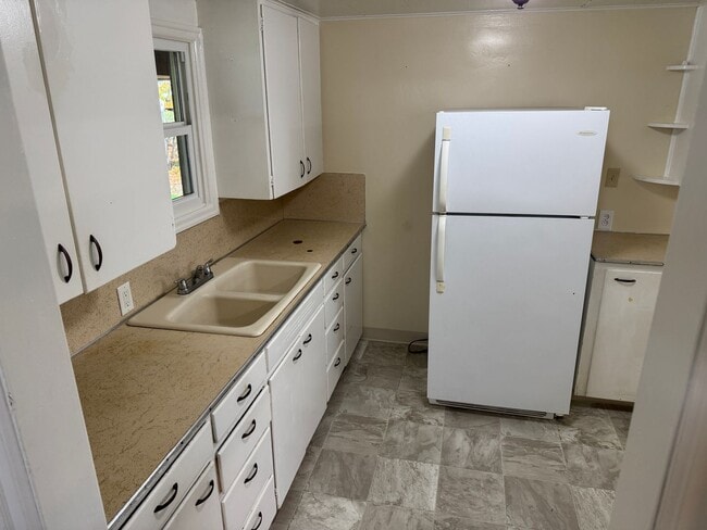 Building Photo - Updated 3 bedroom 1 bathroom house on a huge lot!