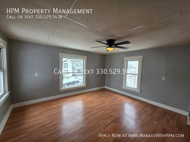 Building Photo - 111 Maple Ave SE