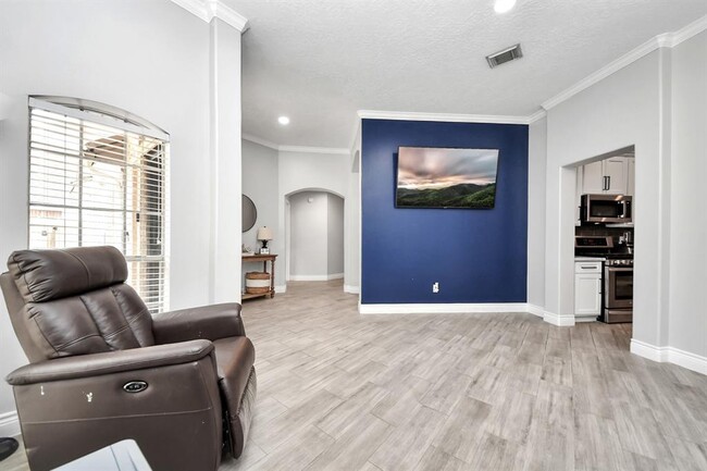 Building Photo - 2015 Dawn Crest Ct