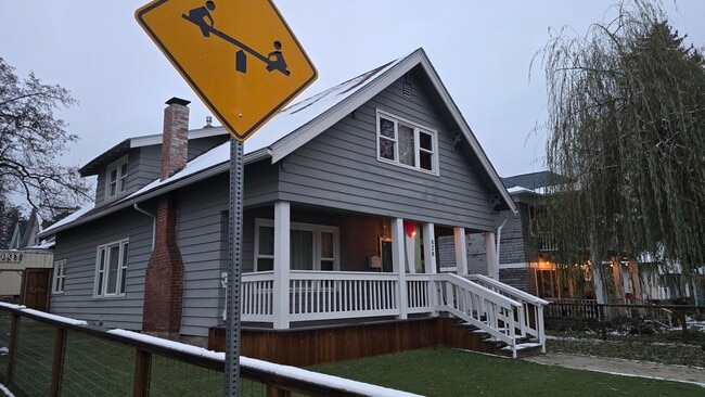 Building Photo - 826 S Ivory St