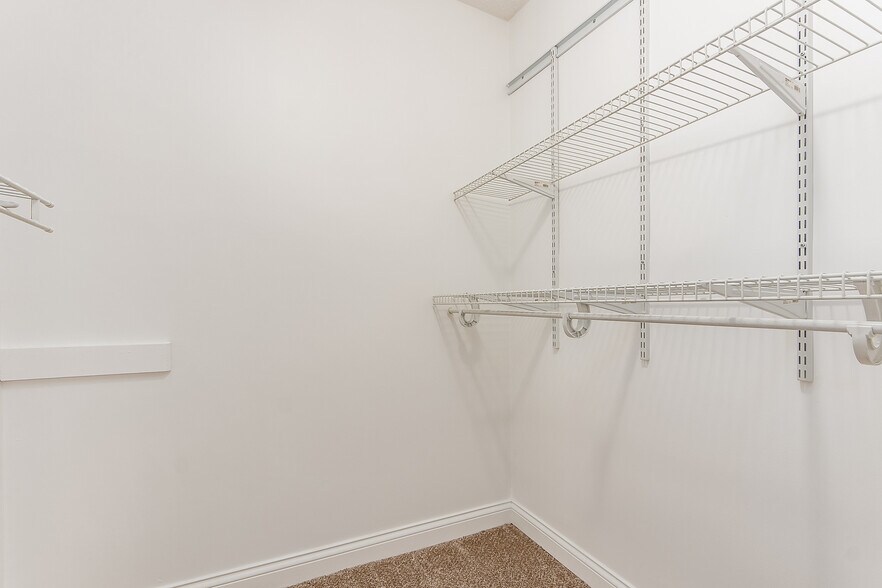 Building Photo - 2257 Hedgerow Road