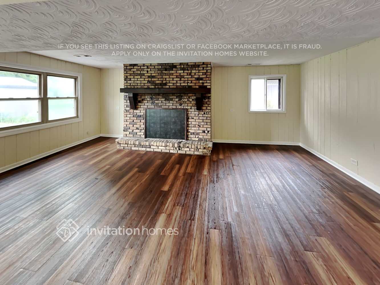 Building Photo - 23017 Lakeshore Dr