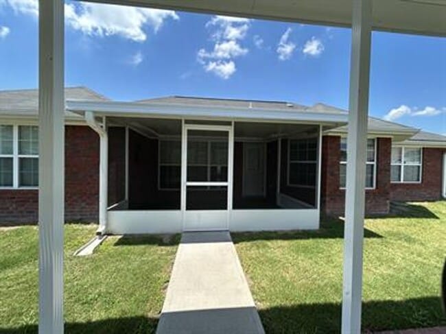 Building Photo - FALL MOVE-IN SPECIAL: $500 OFF 1st MONTH'S...