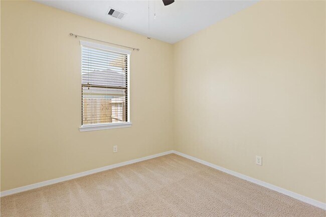 Building Photo - 1240 Pisana