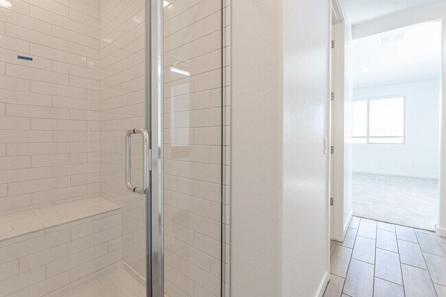 Building Photo - Modern Elegance in the Heart of Asante – L...