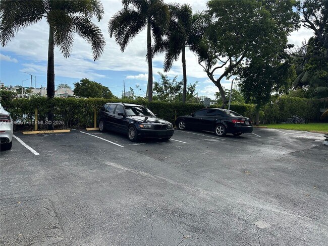 Building Photo - 7801 NE 4th Ct